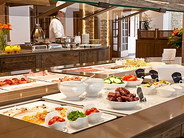 Buffet petit déjeuner de l'hôtel gastronomique Enztalhotel en Forêt-Noire