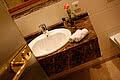 Salle de bain dans la chambre double standard Plus à l'hôtel spa Enztalhotel en Forêt-Noire