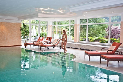 Indoor Pool im Wellnesshotel Enztalhotel im Schwarzwald