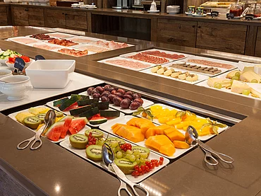 Fruits au buffet petit déjeuner de l'hôtel gastronomique Enztalhotel