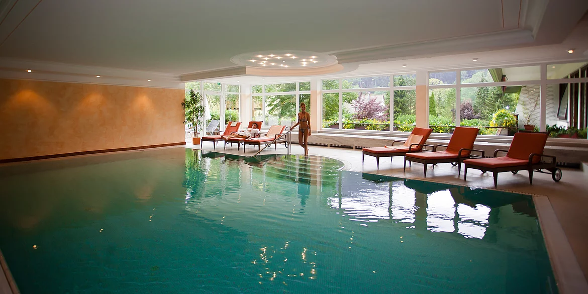 Indoor Pool im Wellnesshotel Enztalhotel im Schwarzwald