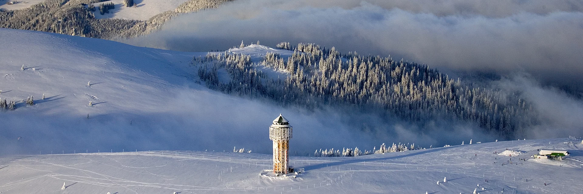 Feldberg im südlichen Schwarzwald: Mit 1493 Metern der höchste Gipfel des Mittelgebirges. Das Foto ist frei für die Veröffentlichung in Katalogen von Reiseveranstaltern und in Verlagsproduktionen.