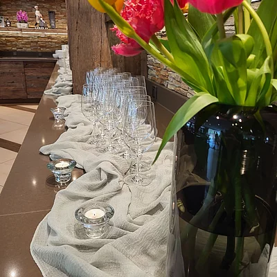 Frühlingsgala im Enztalhotel, Küche und Service laufen auf Hochtouren und ich als Sommelier bin auch gut vorbereitet.