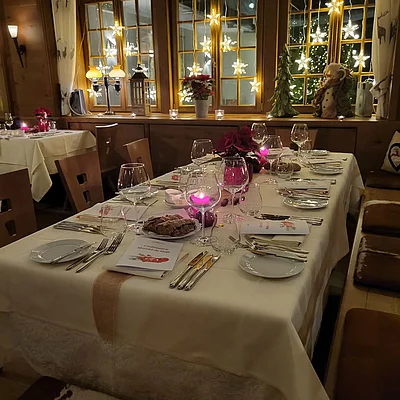 Wieder ist ein Jahr vergangen und heute starten wir mit unserem ersten Kulinarischen Weihnachtsmarkt in die Adventszeit.