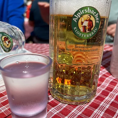 Ein kleiner Rückblick auf unsere Wanderwoche im Mai. Unser Wanderführer war wieder auf schönen Touren unterwegs. Natur pur, perfektes Wetter, Vesper im Wald...alles was man braucht.