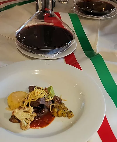 Wie versprochen...Ein unvergesslicher Abend.Italien zu Gast,ein Lebensgefühl zu Gast. #enztalhotel #claudioversace #fischer_trezza #nördlicherschwarzwald #italienischeküche