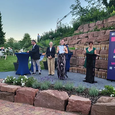 Herzlichen Glückwunsch an unsere Cecilia, nach 3 Jahren Ausbildung durften wir sie nach bestandener Prüfung zur Lossprechungsfeier auf den DEHOGA Campus begleiten.