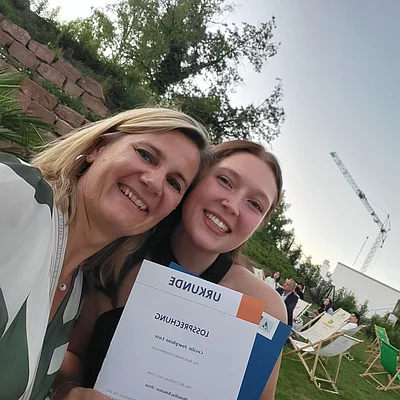 Herzlichen Glückwunsch an unsere Cecilia, nach 3 Jahren Ausbildung durften wir sie nach bestandener Prüfung zur Lossprechungsfeier auf den DEHOGA Campus begleiten.