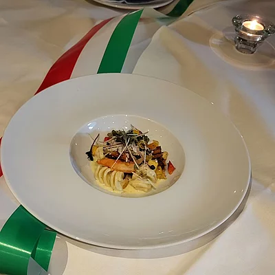 Wie versprochen...Ein unvergesslicher Abend.Italien zu Gast,ein Lebensgefühl zu Gast. #enztalhotel #claudioversace #fischer_trezza #nördlicherschwarzwald #italienischeküche